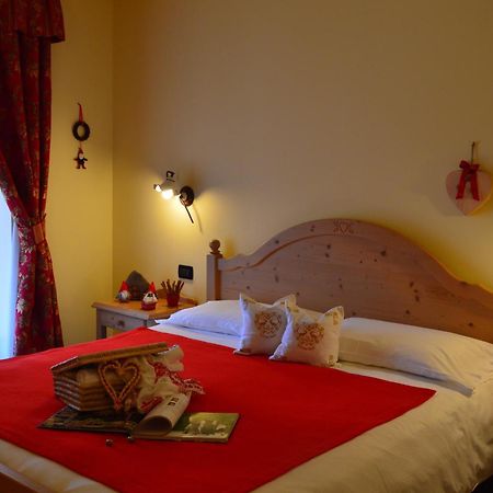 Hotel Garni Carpe Diem Vigo di Fassa Pokój zdjęcie