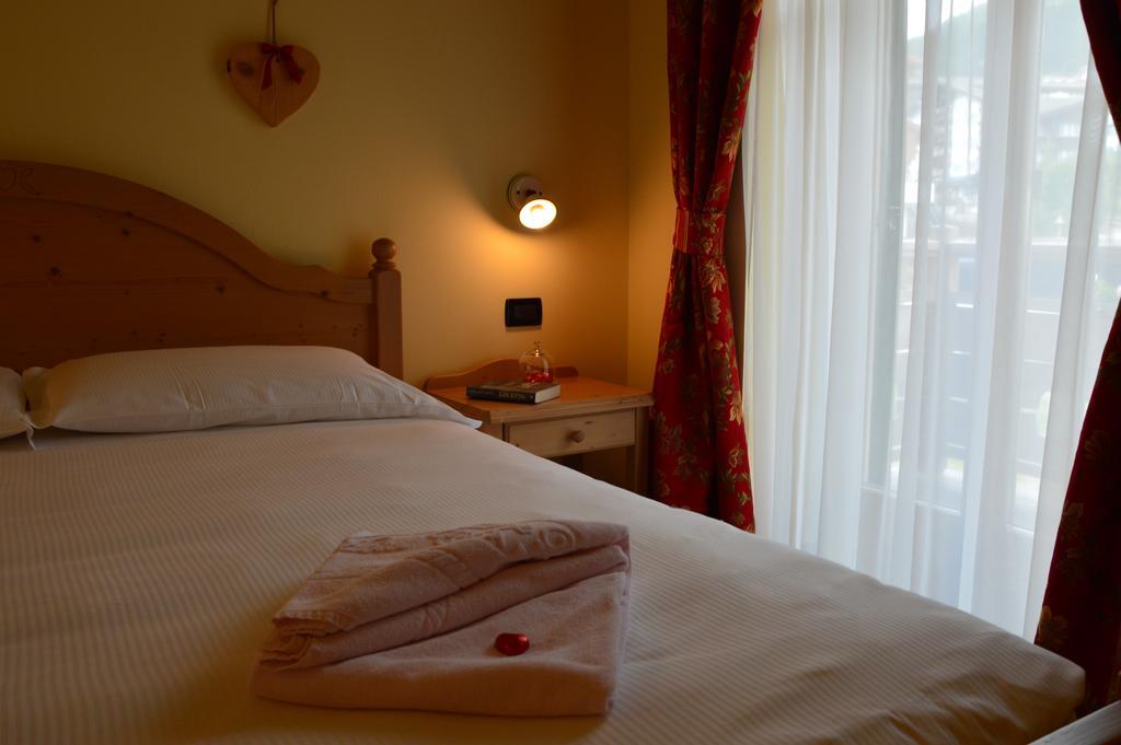 Hotel Garni Carpe Diem Vigo di Fassa Pokój zdjęcie